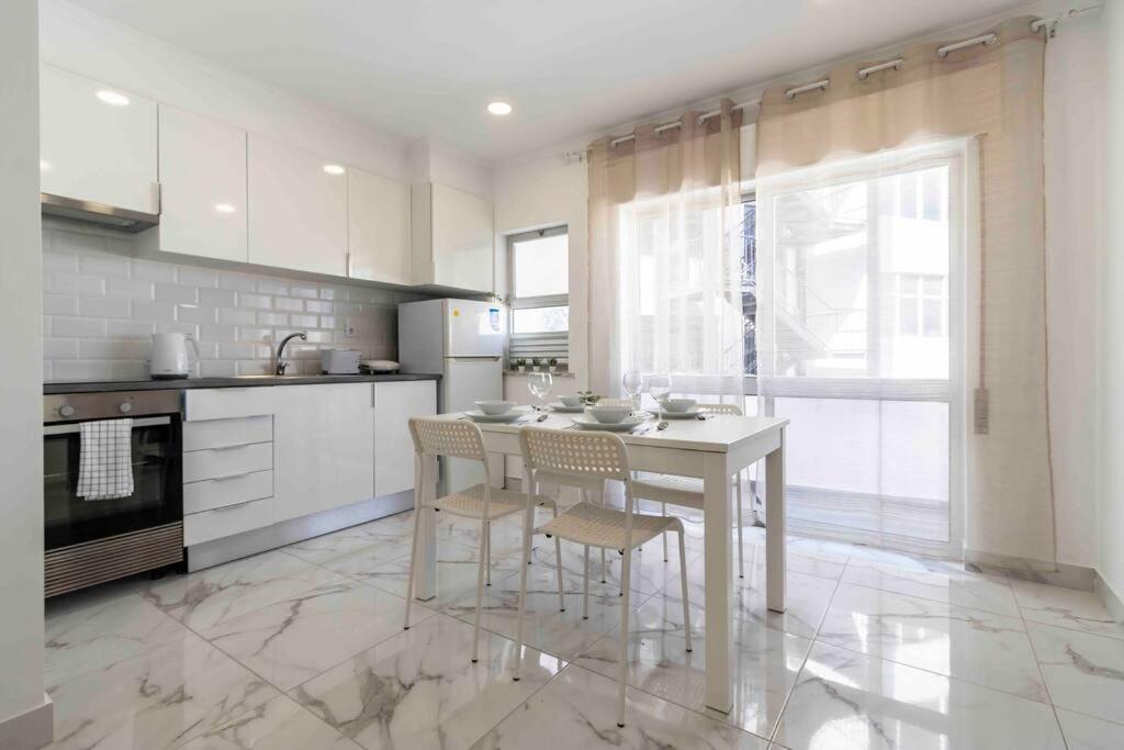 Modern Apartment Beach View Armação de Pêra Exterior foto
